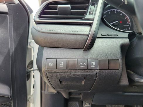 Used 2023 Toyota Camry SE FWD image 13