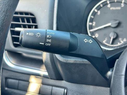 Used 2023 Nissan Rogue SV image 12