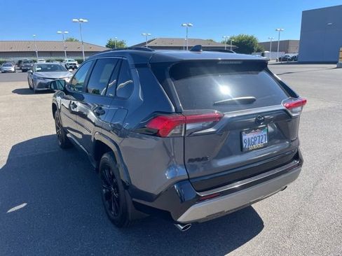 Used 2022 Toyota RAV4 SE w/ Convenience Package AWD/4WD image 7