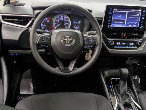 Used 2021 Toyota Corolla LE image 4