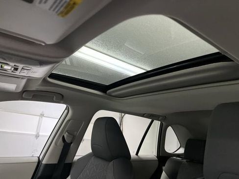 Used 2025 Toyota RAV4 XLE w/ Convenience Package AWD/4WD image 18