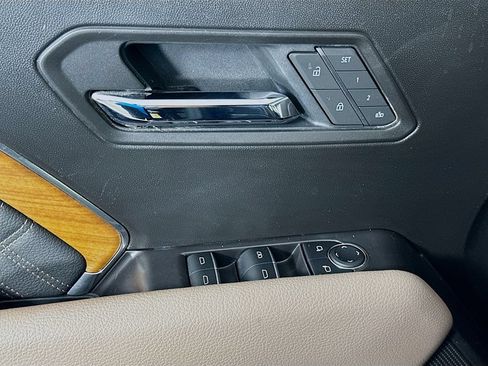 Used 2025 GMC Canyon Denali AWD/4WD image 18