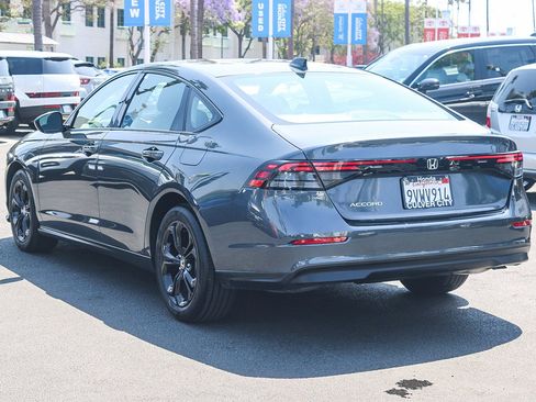 Used 2025 Honda Accord SE image 7