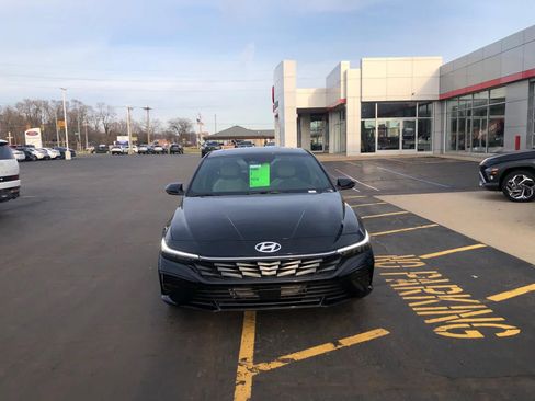 New 2026 Hyundai Elantra Limited image 7