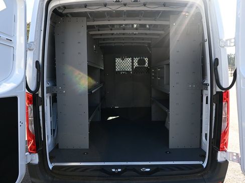 Used 2025 Mercedes-Benz Sprinter 2500 image 27