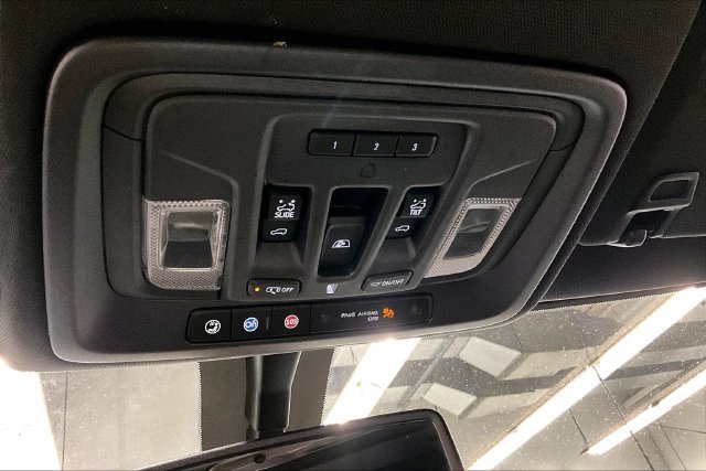 Used 2022 Chevrolet Silverado 3500 High Country AWD/4WD image 38