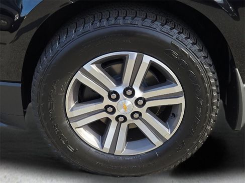 Used 2017 Chevrolet Traverse LT image 8
