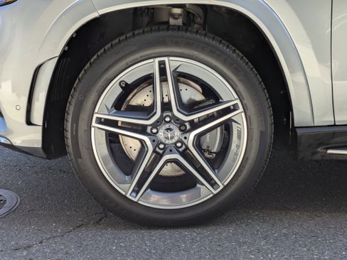 Used 2022 Mercedes-Benz GLS 450 4MATIC image 3