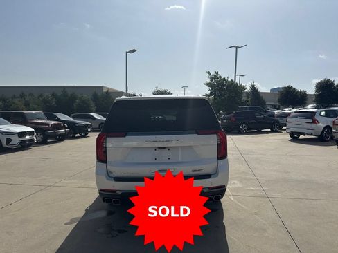 Used 2025 GMC Yukon XL Denali Ultimate AWD/4WD image 6
