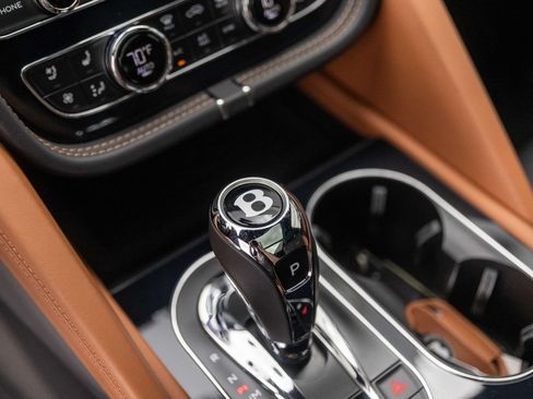 Certified 2024 Bentley Bentayga AWD/4WD image 37