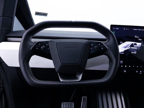 Used 2024 Tesla Cybertruck AWD Crew Cab image 30