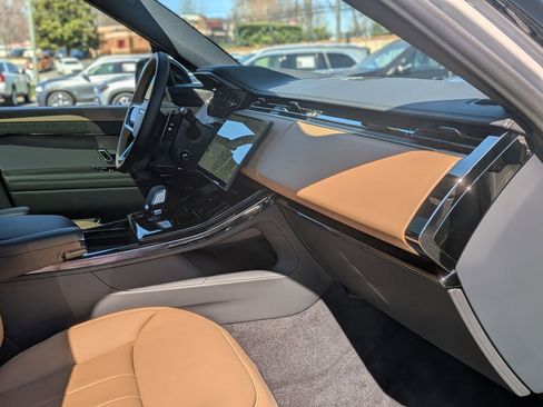 Used 2025 Land Rover Range Rover Sport Dynamic SE image 41