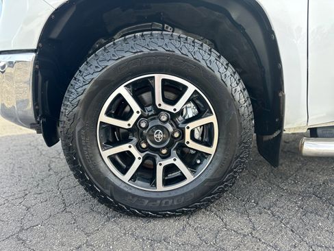 Used 2017 Toyota Tundra Limited w/ Limited Premium Package image 9