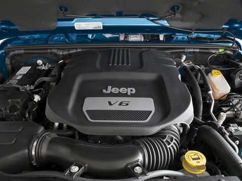 Used 2016 Jeep Wrangler Unlimited Sahara w/ Connectivity Group AWD/4WD image 16