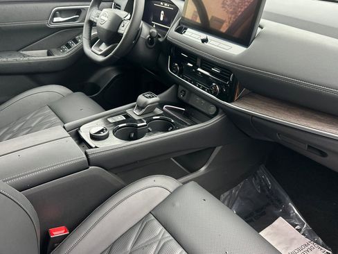 New 2026 Nissan Rogue Platinum w/ Platinum Premium Package AWD/4WD image 19