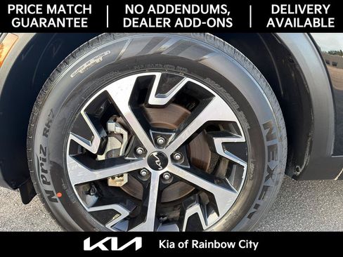 Used 2025 Kia Sportage EX FWD image 12