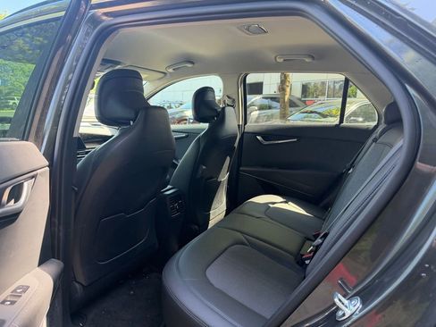 Used 2024 Kia Niro Wind w/ Wind Preserve Package FWD image 11