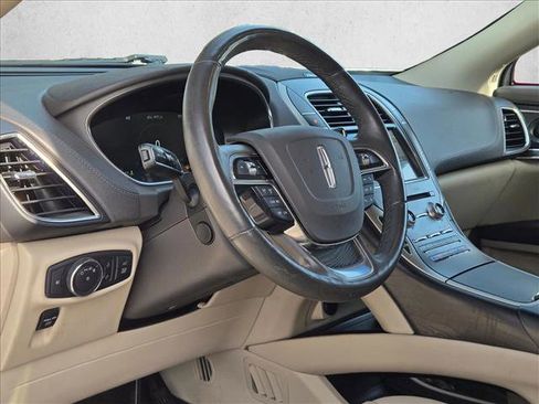 Used 2019 Lincoln Nautilus Reserve image 10