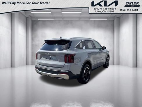 Used 2025 Kia Sorento S FWD image 2