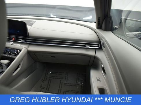 Used 2025 Hyundai Elantra SEL FWD image 33