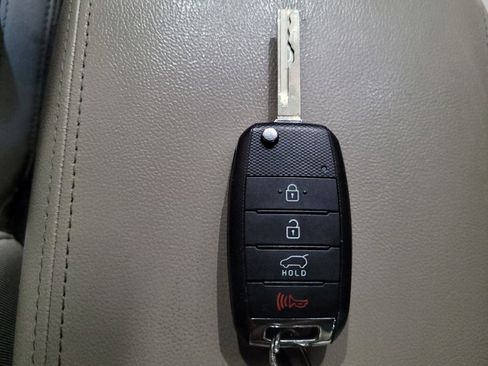Used 2016 Kia Sorento AWD w/ LX Convenience Package image 32