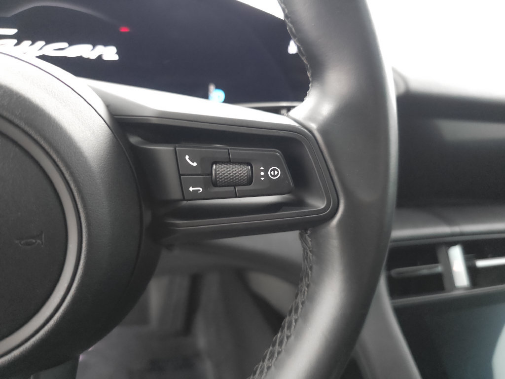 Used 2022 Porsche Taycan RWD image 13