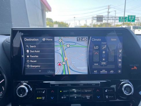 Used 2021 Toyota Highlander Limited image 12