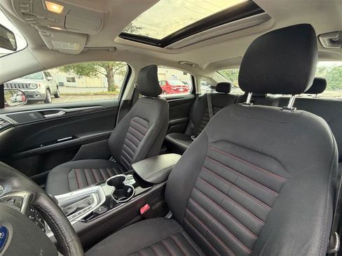 Used 2016 Ford Fusion SE FWD image 10