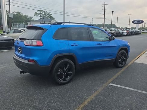 Used 2023 Jeep Cherokee Altitude Lux AWD/4WD image 6