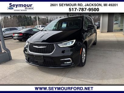 Used 2024 Chrysler Pacifica Touring-L