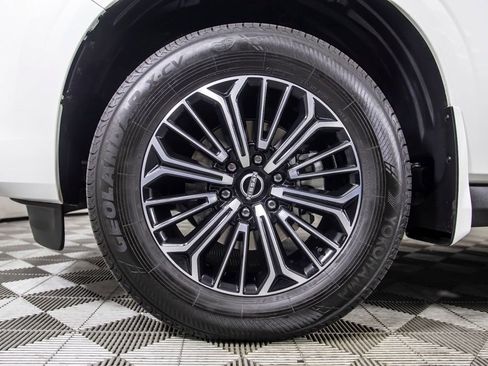 Used 2025 Nissan Armada SL RWD image 10