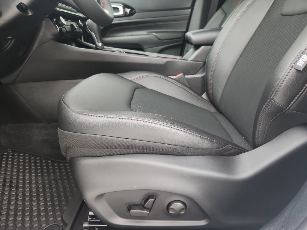 New 2026 Jeep Compass Trailhawk AWD/4WD image 19