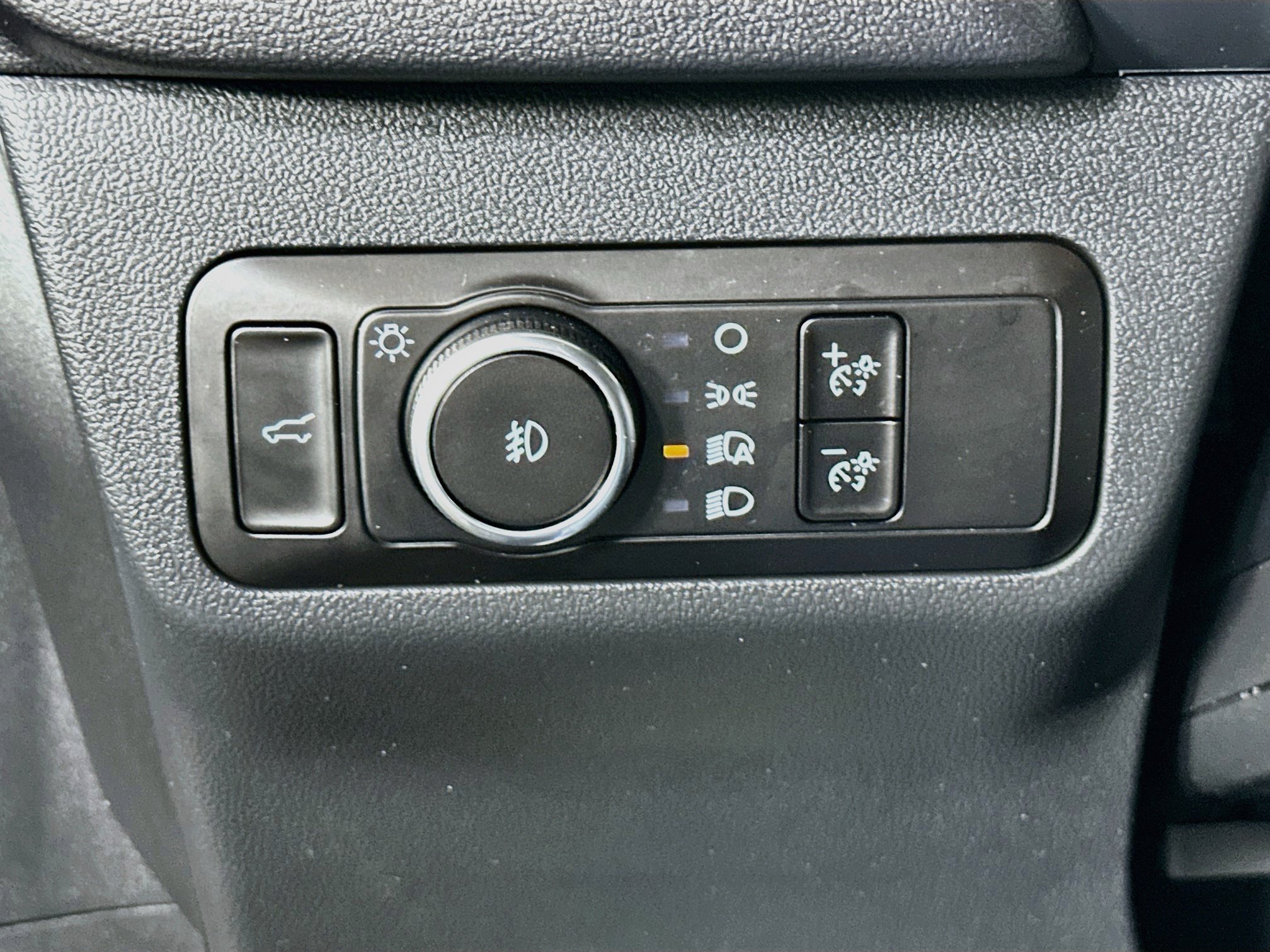 Used 2025 Ford Escape ST-Line Select AWD/4WD image 17