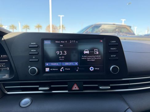 Used 2022 Hyundai Elantra SEL image 28