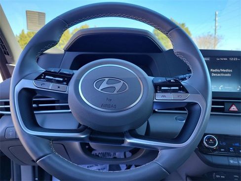 Used 2025 Hyundai Elantra Sport image 21