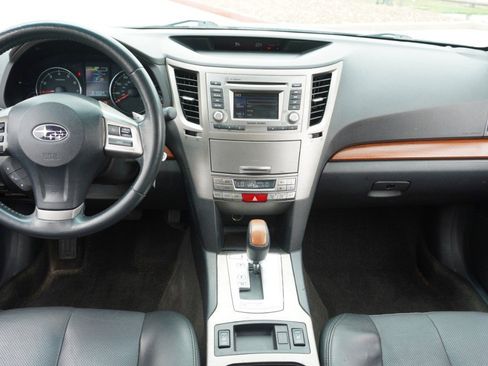 Used 2014 Subaru Outback 2.5i Limited w/ Moonroof Package AWD/4WD image 24