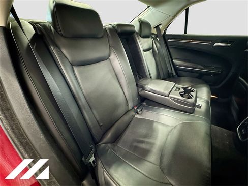 Used 2017 Chrysler 300 C image 29