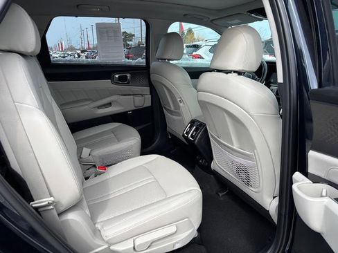 Certified 2023 Kia Sorento SX Prestige w/ Panoramic Sunroof Package image 14