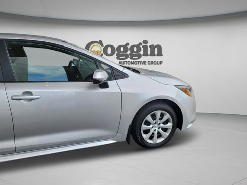 Certified 2025 Toyota Corolla LE image 29
