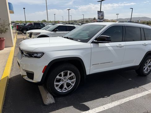 Used 2021 Jeep Grand Cherokee L Limited image 2