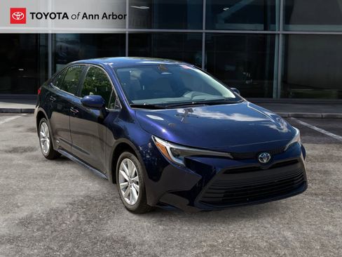 Used 2023 Toyota Corolla LE w/ LE Convenience Package AWD/4WD image 1