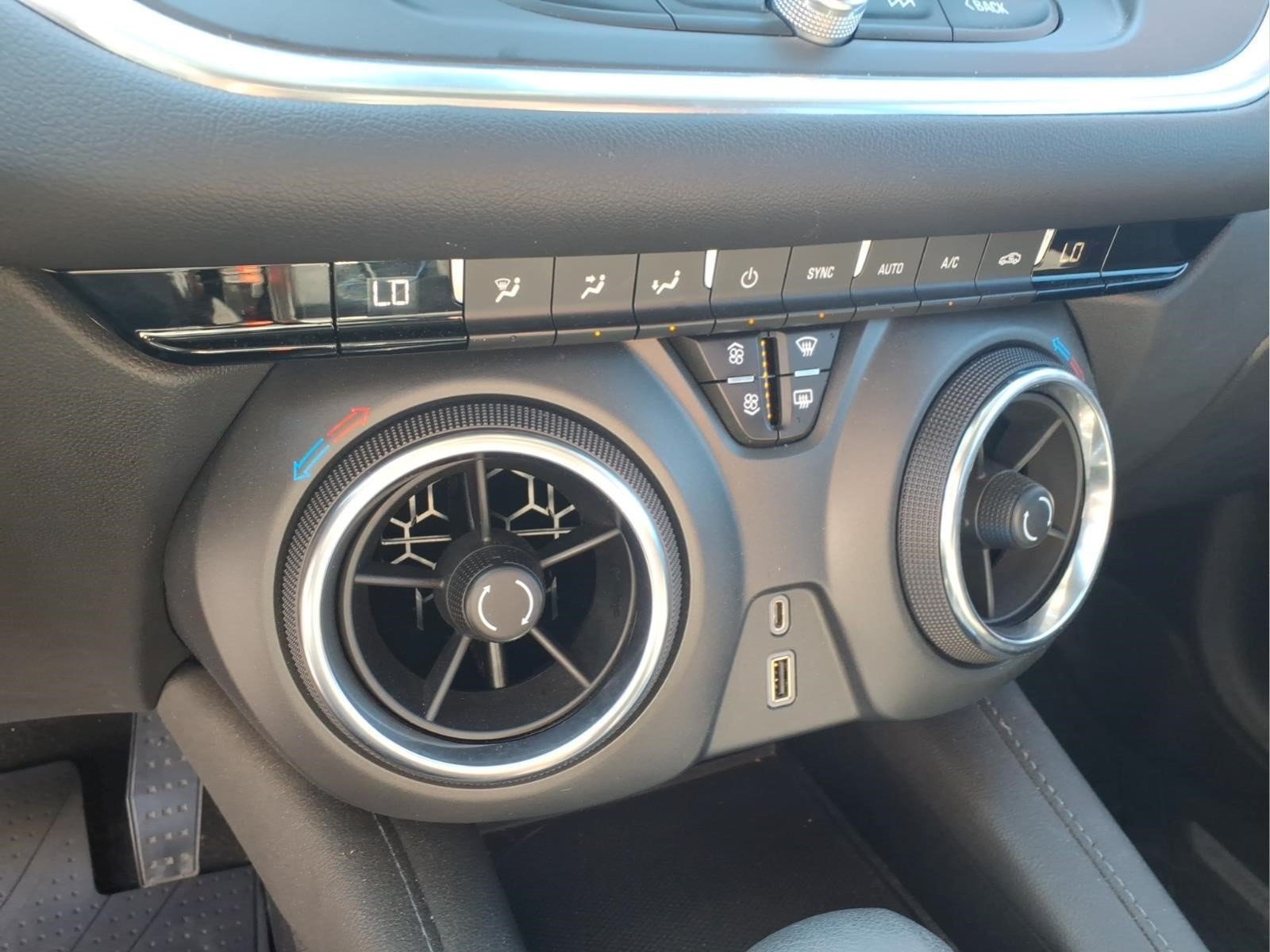 Used 2021 Chevrolet Blazer LT FWD image 16
