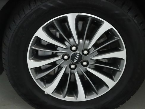 Certified 2022 Lincoln Nautilus AWD w/ Premium Package image 36