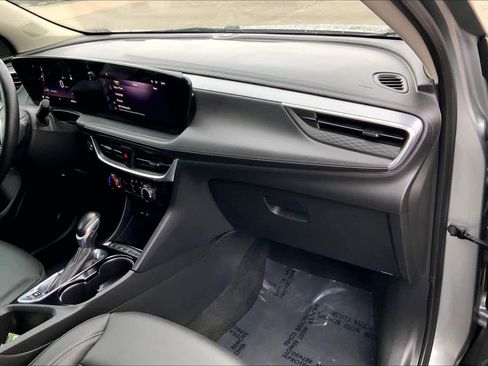 Used 2024 Buick Encore GX Sport Touring image 17