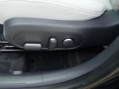 Used 2025 Hyundai Kona SEL image 15