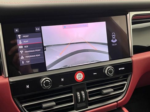 Used 2024 Porsche Macan S image 23