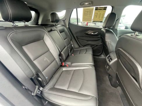 Used 2022 GMC Terrain SLT image 28