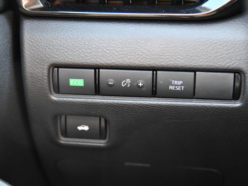 Used 2025 Nissan Sentra SV FWD image 28
