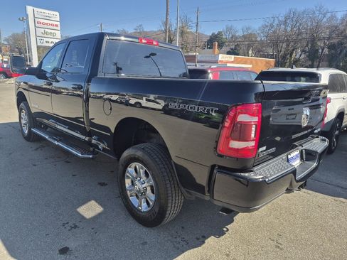 Used 2024 RAM 2500 Big Horn w/ Safety Group image 4