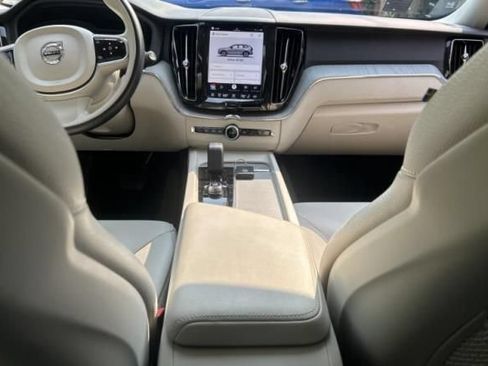 Used 2024 Volvo XC60 B5 Plus w/ Climate Package AWD/4WD image 11